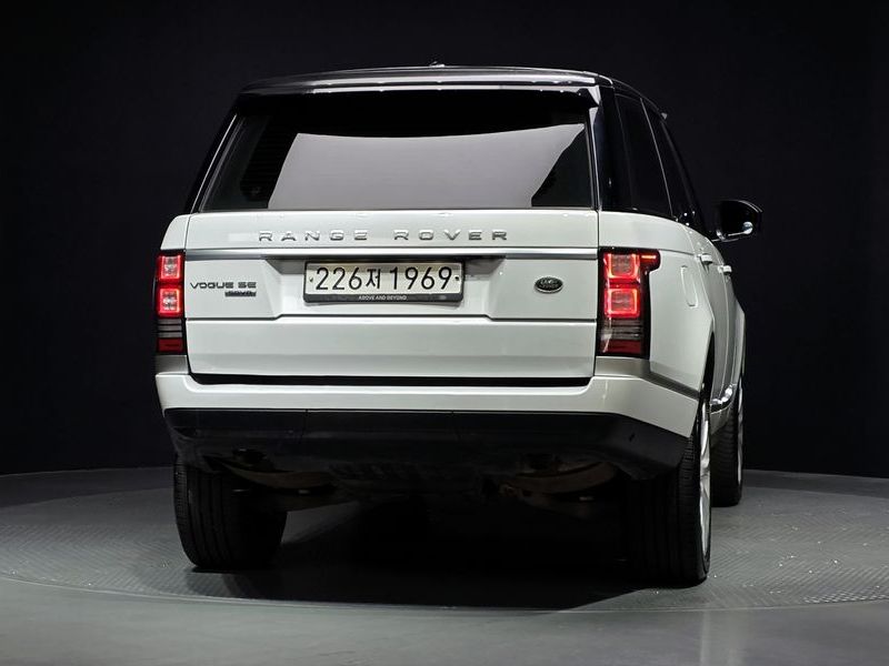 2016 Land Rover Range Rover 4.4 SDV8 Vogue SE DIESEL photo 4
