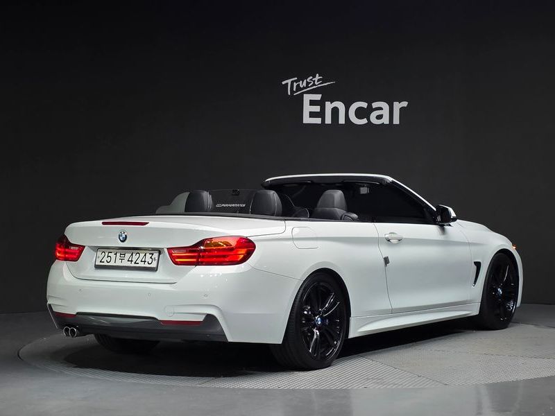 2017 BMW 4-Series 428i M Sport Convertible photo 2