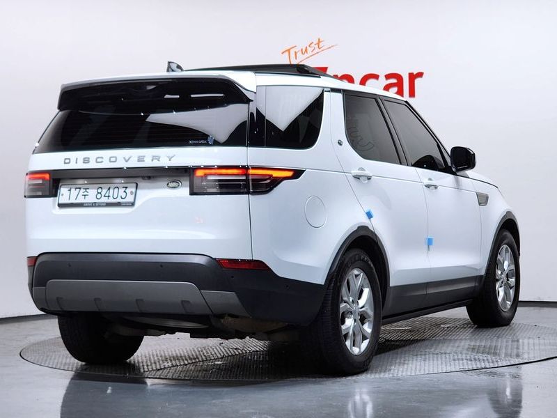 2019 Land Rover Discovery 2.0 SD4 SE photo 2