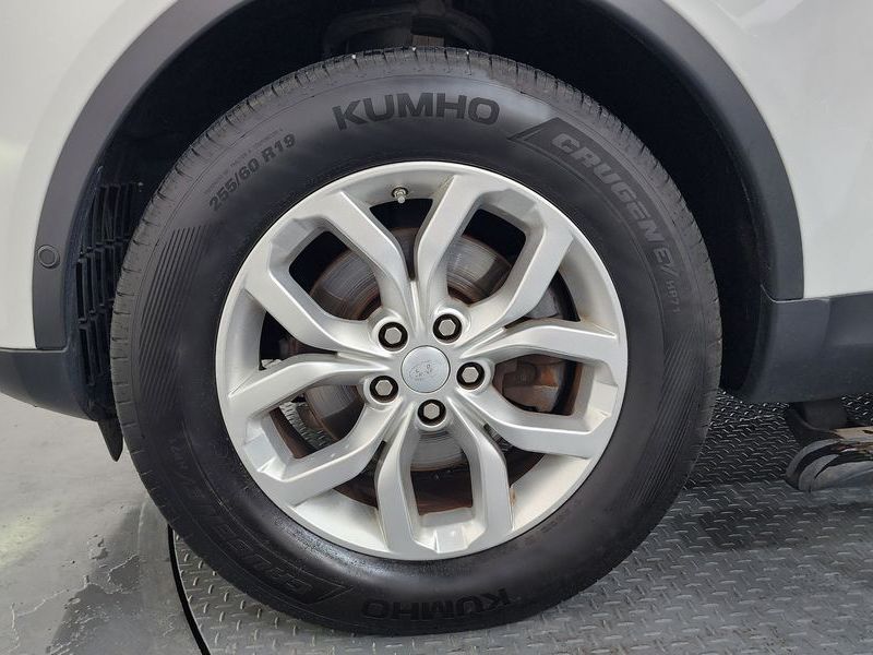 2019 Land Rover Discovery 2.0 SD4 SE photo 5