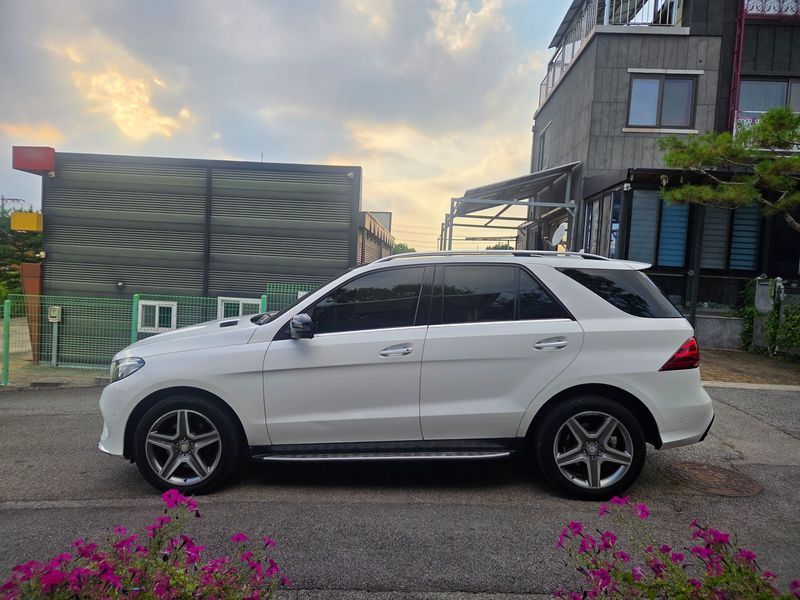 2016 Mercedes-Benz E-Class GLE350 d 4MATIC photo 5