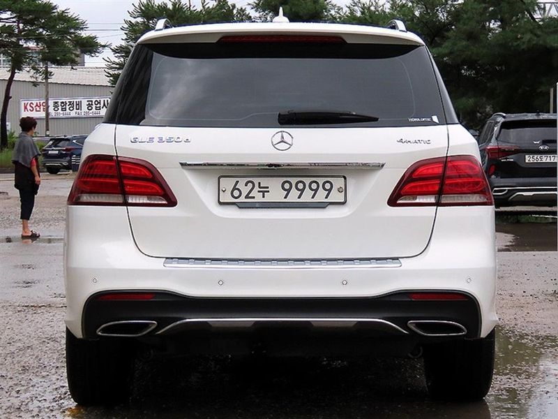 2017 Mercedes-Benz E-Class GLE350 d 4MATIC photo 4