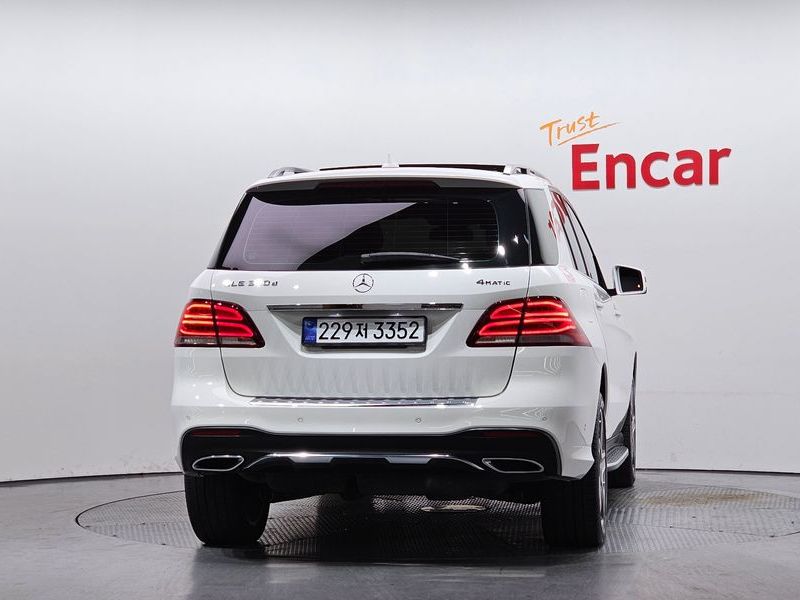 2017 Mercedes-Benz E-Class GLE350 d 4MATIC photo 4