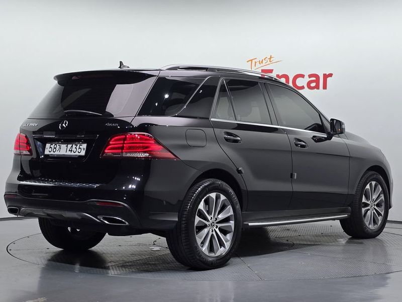 2017 Mercedes-Benz E-Class GLE350 d 4MATIC photo 2