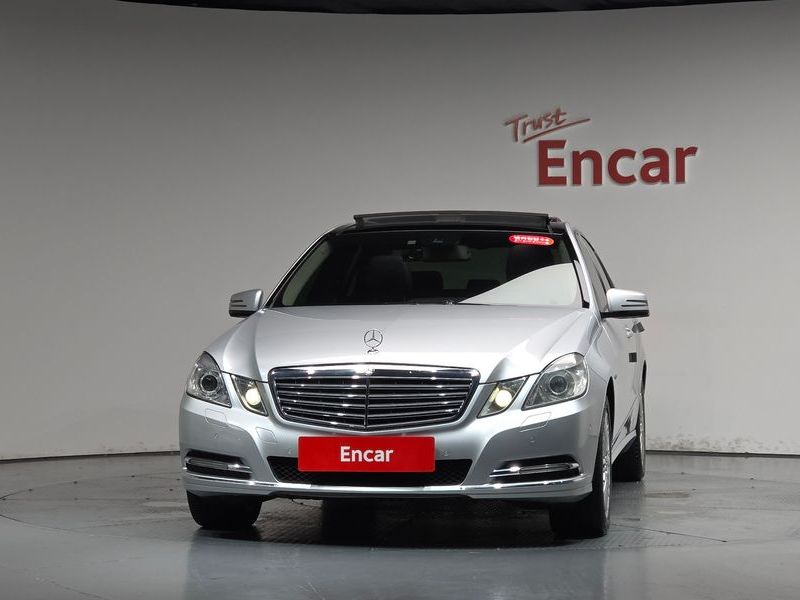 2012 Mercedes-Benz E-Class W212 E300 Elegance photo 3