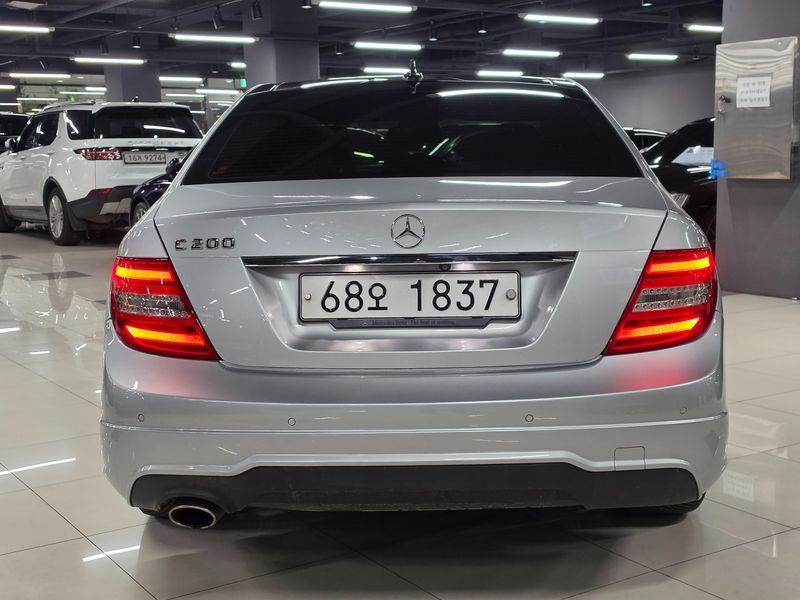 2013 Mercedes-Benz C-Class W204 C200 CGI Avantgarde Style Package photo 4