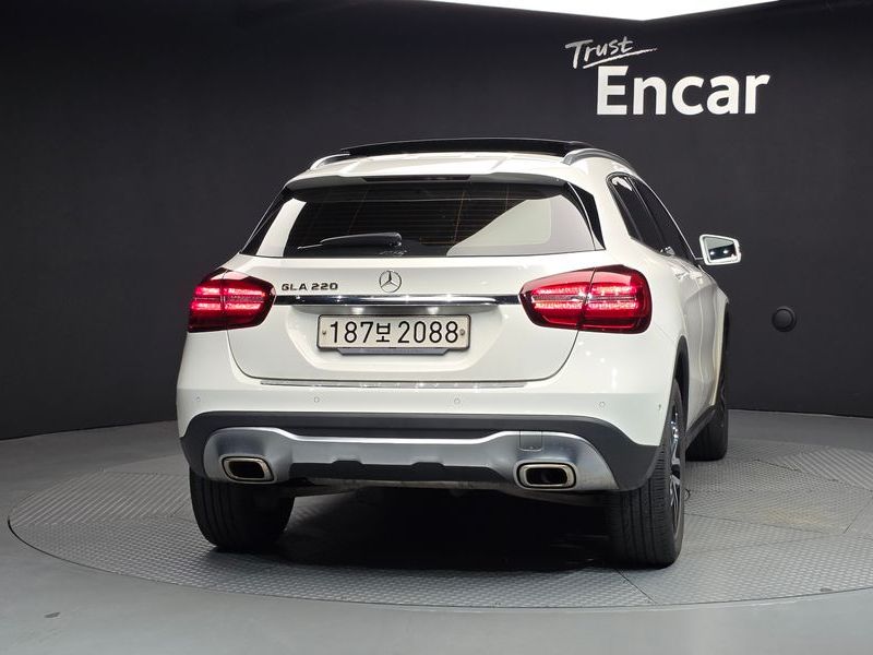 2019 Mercedes-Benz A-Class W177 GLA220 Premium photo 4