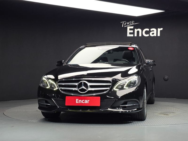2014 Mercedes-Benz E-Class W212 E300 4MATIC Avantgarde photo 3