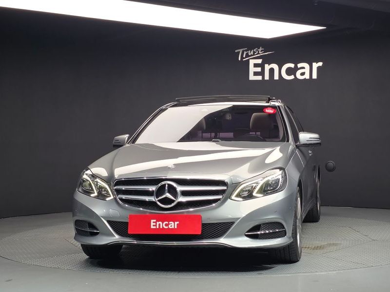 2015 Mercedes-Benz E-Class W212 E300 4MATIC Avantgarde photo 3