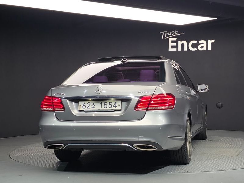 2015 Mercedes-Benz E-Class W212 E300 4MATIC Avantgarde photo 4