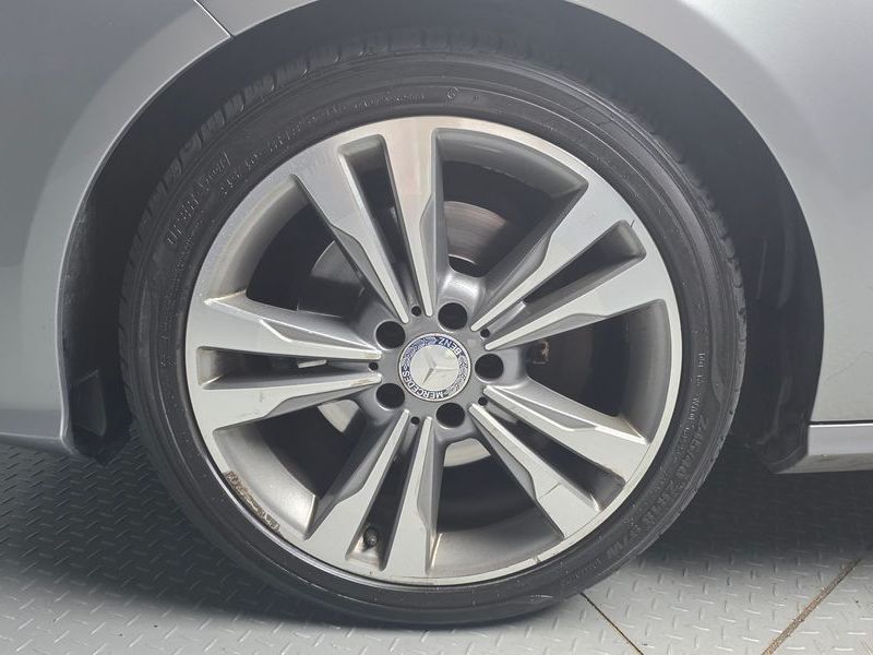 2015 Mercedes-Benz E-Class W212 E300 4MATIC Avantgarde photo 5