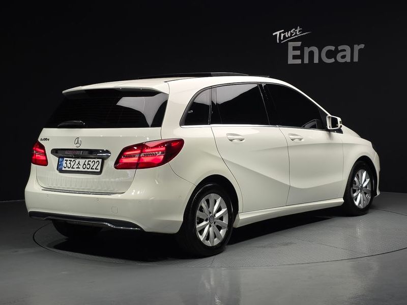 2017 Mercedes-Benz B-Class W246 B200 d photo 2