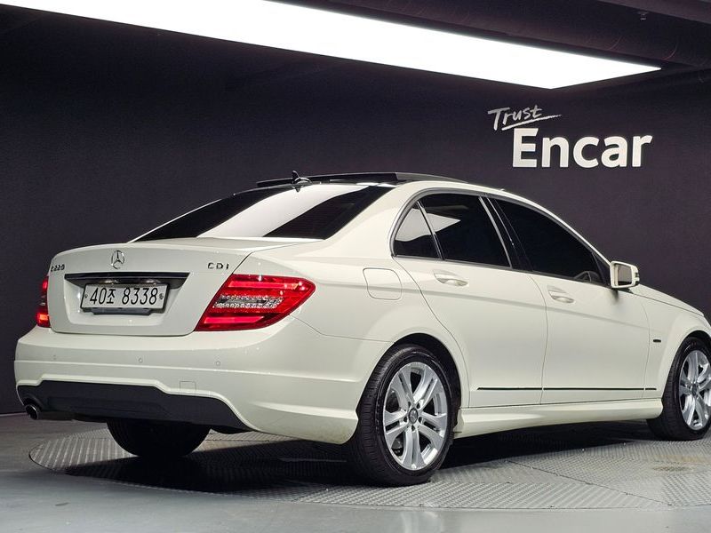 2012 Mercedes-Benz C-Class W204 C220 CDI BlueEFFICIENCY photo 2