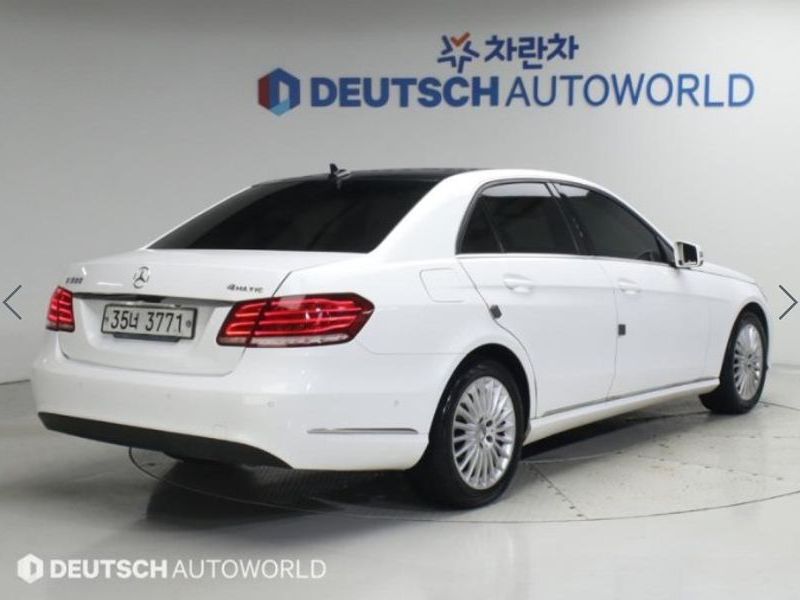 2014 Mercedes-Benz E-Class W212 E200 Elegance photo 2