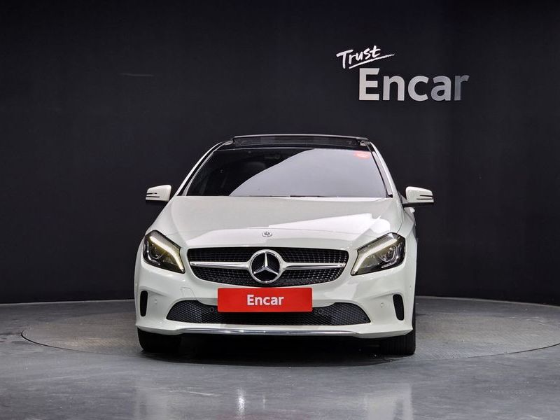 2018 Mercedes-Benz A-Class W176 A200 photo 3