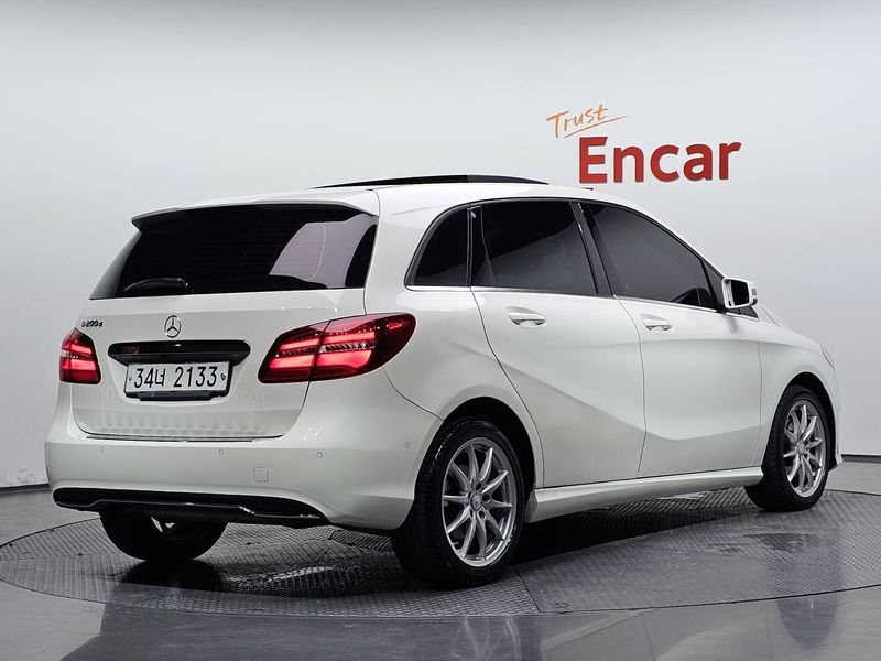 2017 Mercedes-Benz B-Class W246 B200 d photo 2