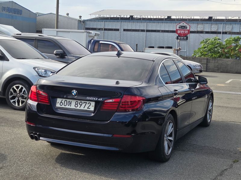 2013 BMW 5-Series 520d photo 5