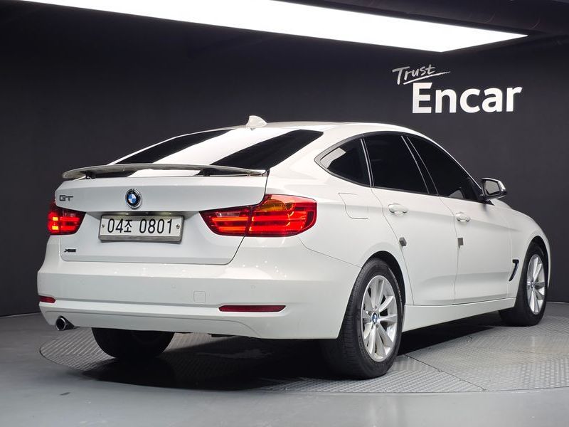 2015 BMW Gran Turismo GT 320d xDrive photo 2