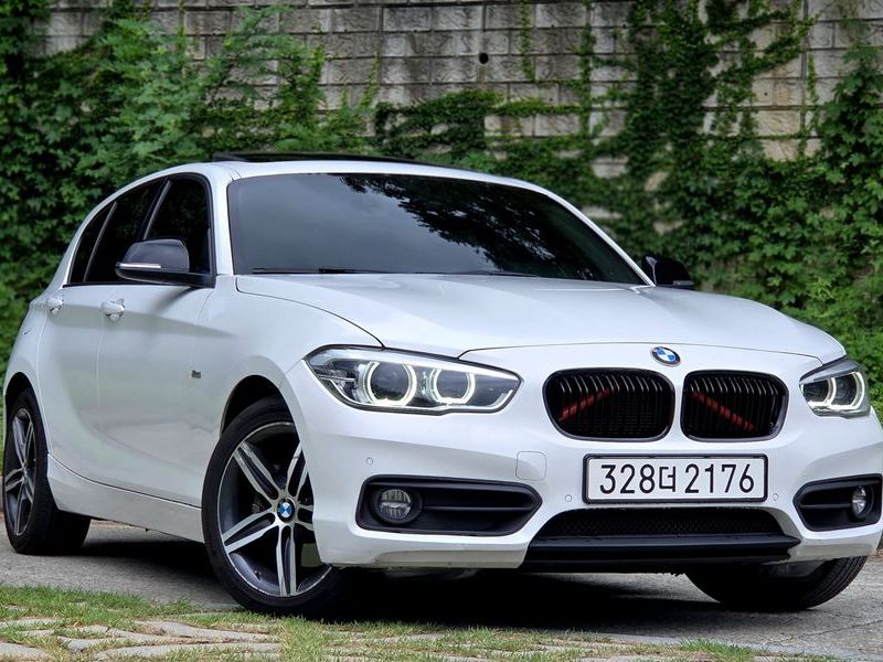 2017 BMW 1-Series 118d Sport 5Door photo 2