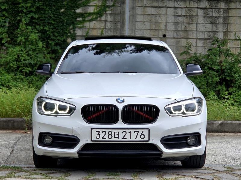 2017 BMW 1-Series 118d Sport 5Door photo 4