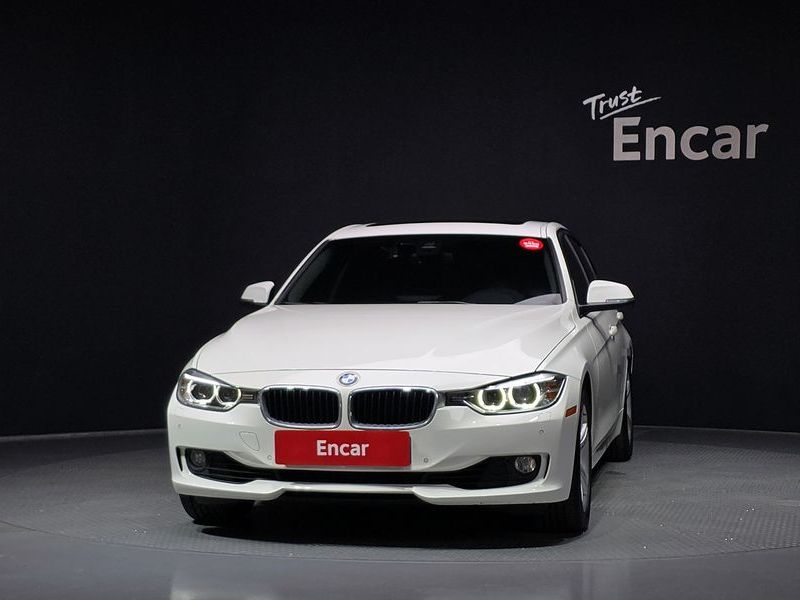 2014 BMW 3-Series 320i photo 3
