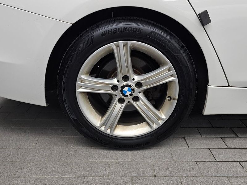 2014 BMW 3-Series 320i photo 5