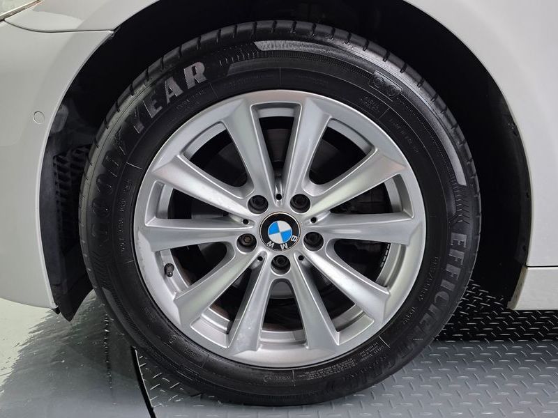 2013 BMW 5-Series 520d photo 5
