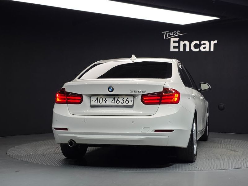 2014 BMW 3-Series 320d photo 4