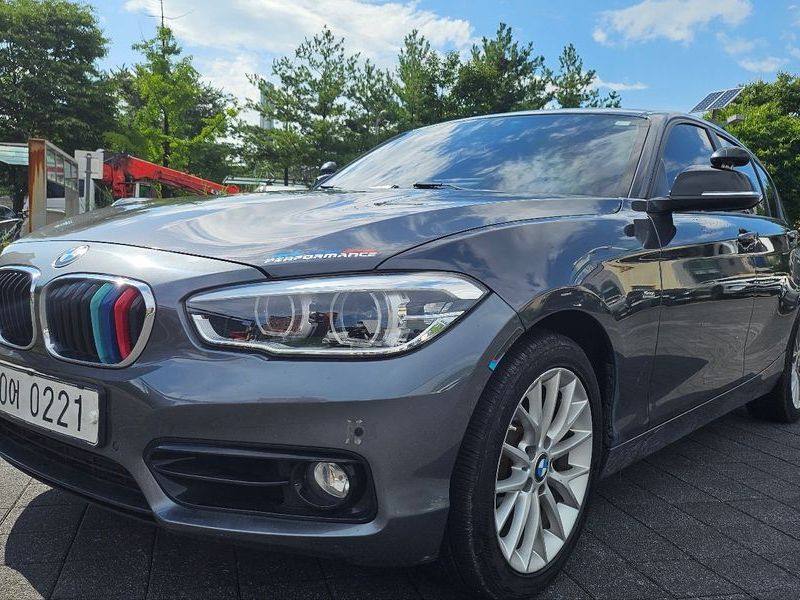 2016 BMW 1-Series 118d Sport 5Door photo 3
