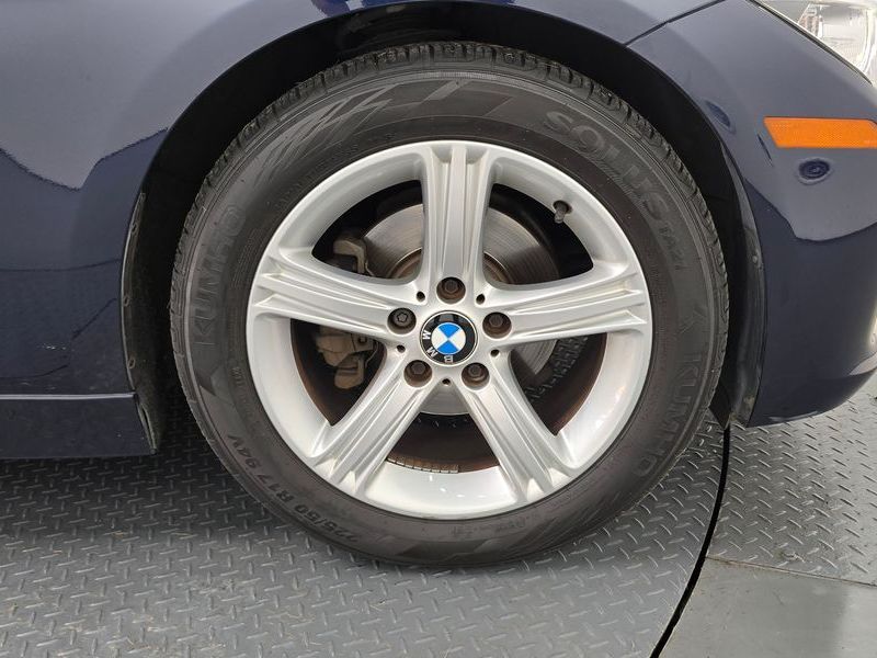 2014 BMW 3-Series 320i photo 5