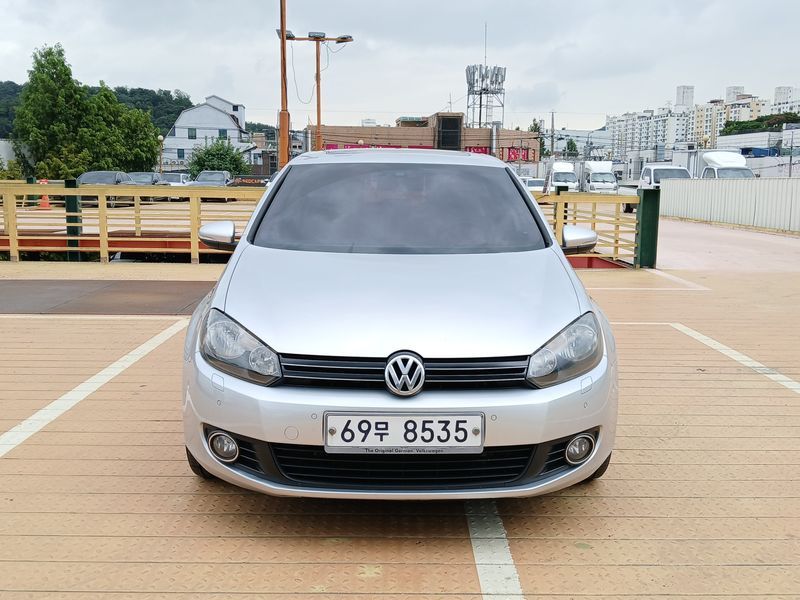 2012 Volkswagen Golf 6th Generation 2.0 TDI photo 2