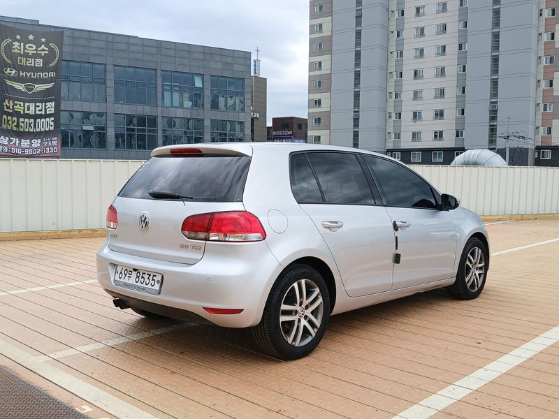 2012 Volkswagen Golf 6th Generation 2.0 TDI photo 4