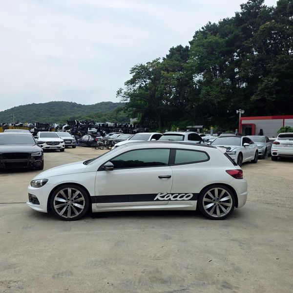 2012 Volkswagen Scirocco 2.0 TDI R-Line photo 4