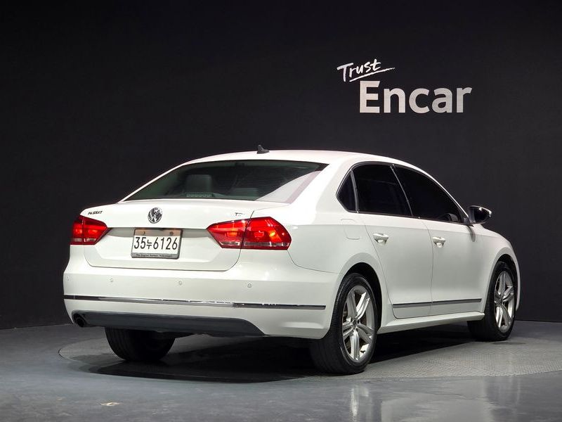 2013 Volkswagen Passat B7 2.0 TDI B7 photo 2