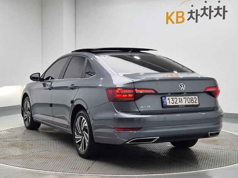 2020 Volkswagen Jetta 7th Generation 1.4 TSI Prestige photo 2