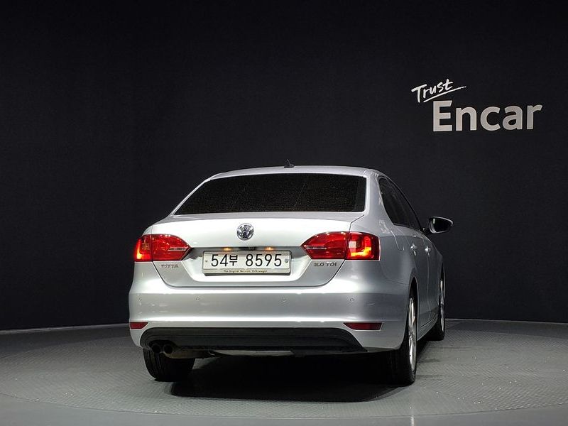 2013 Volkswagen Jetta 6th Generation 2.0 TDI 6th photo 4