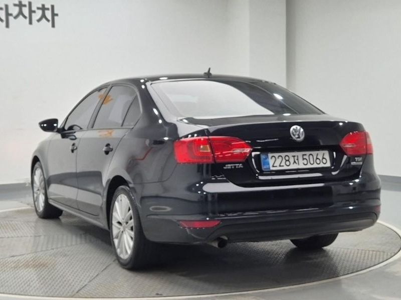 2014 Volkswagen Jetta 6th Generation 1.6 TDI Blue Motion 6th photo 3