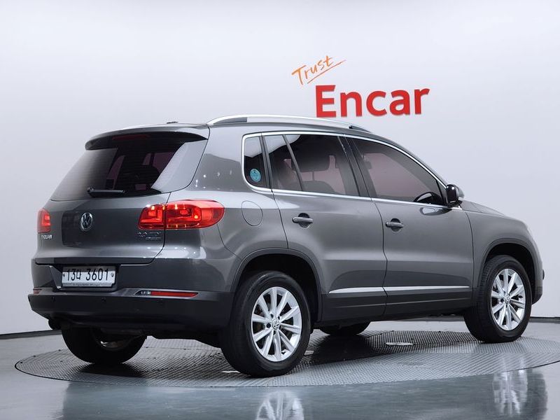 2015 Volkswagen New Tiguan 2.0 TDI Comfort 5N photo 2