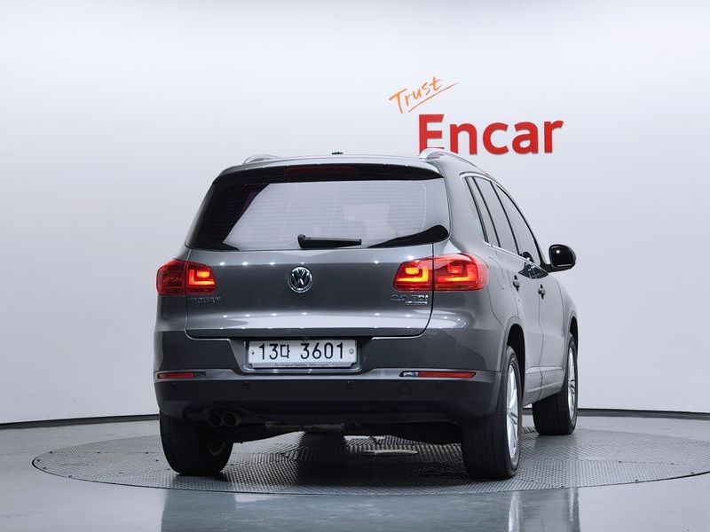 2015 Volkswagen New Tiguan 2.0 TDI Comfort 5N photo 4