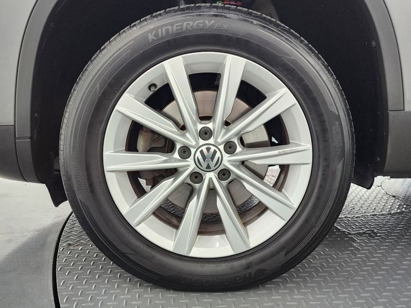 2015 Volkswagen New Tiguan 2.0 TDI Comfort 5N photo 5