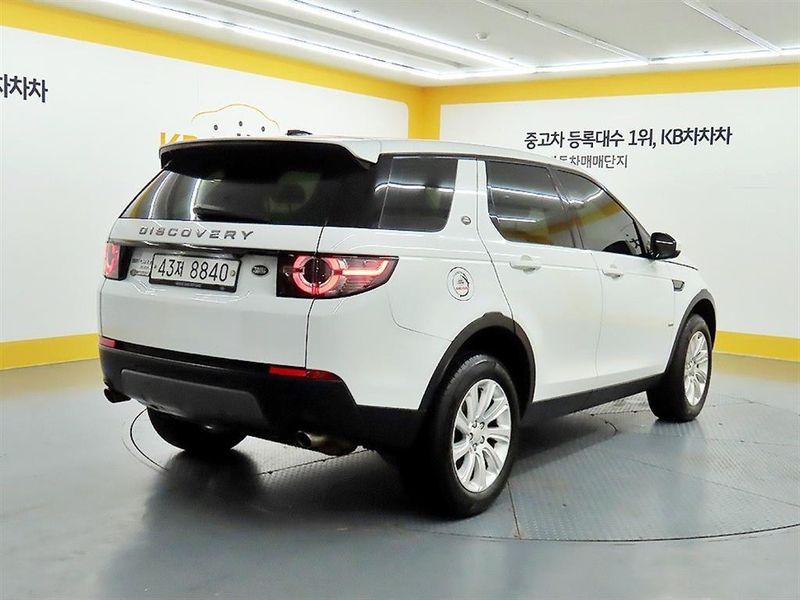 2015 Land Rover Discovery Sport L550 2.2 SD4 SE photo 4