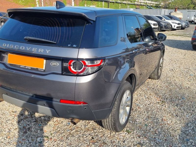 2017 Land Rover Discovery Sport L550 2.0 TD4 SE photo 4