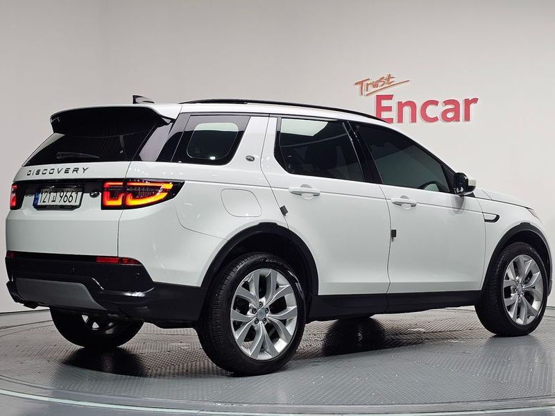 2022 Land Rover Discovery Sport L550 P250 SE photo 2