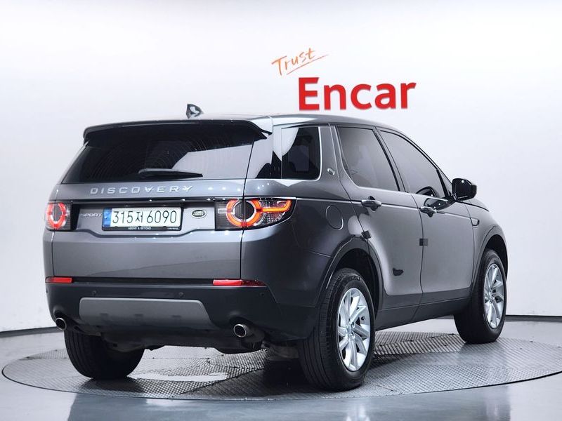 2017 Land Rover Discovery Sport L550 2.0 TD4 SE (150PS) photo 2