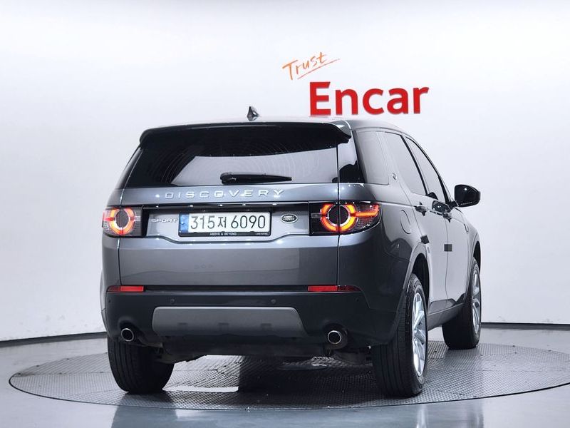 2017 Land Rover Discovery Sport L550 2.0 TD4 SE (150PS) photo 4
