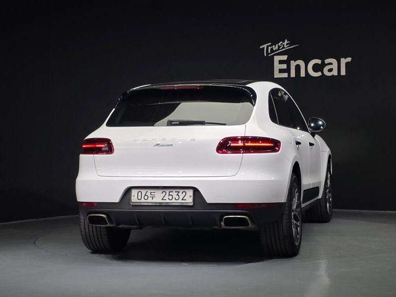 2018 Porsche Macan 95B 2.0 95B photo 4