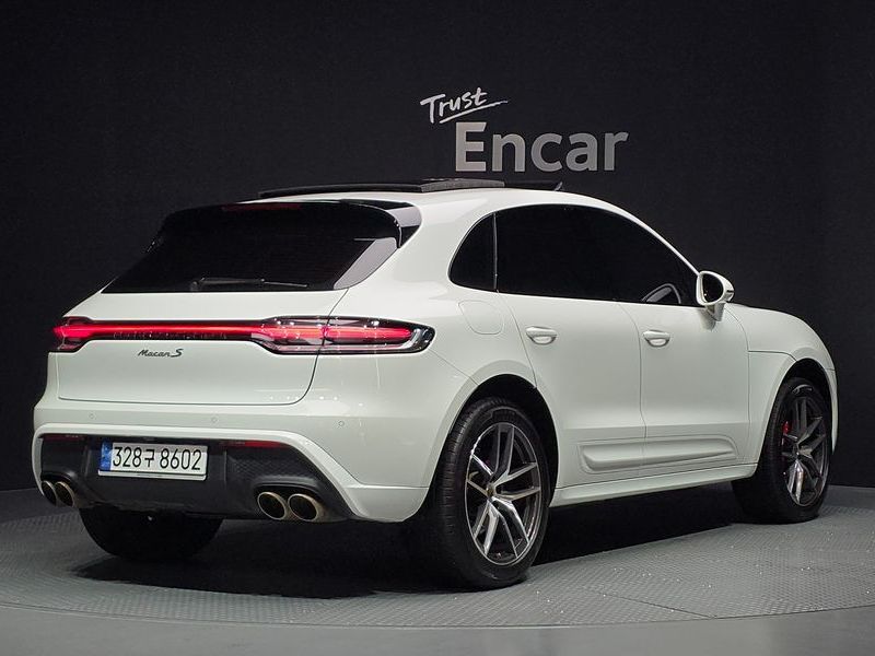 2022 Porsche Macan 95B 2.9 S photo 2
