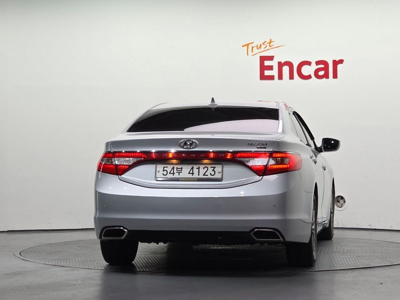 2015 Hyundai Grandeur HG HG220 Diesel Modern photo 4