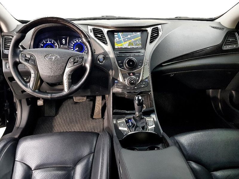 2013 Hyundai Grandeur HG HG240 Modern photo 5