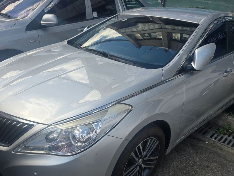 2013 Hyundai Grandeur HG HG240 Modern photo 2